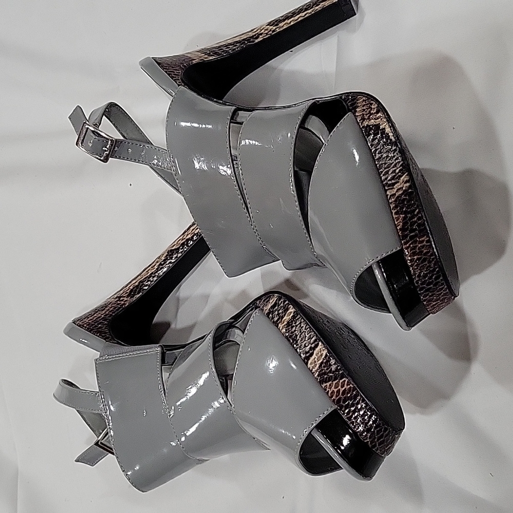 Heels - Picture 2 of 2